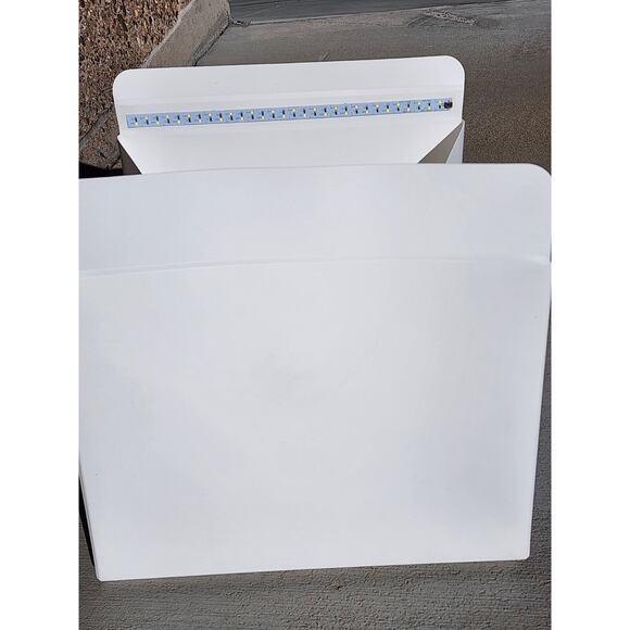 Neewer White Lightbox Collapsable with LED Strips & 4 Background Colors - Picture 9 of 16
